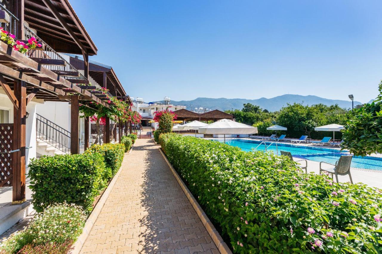 Citrus Tree Gardens Hotel Karavas  Ngoại thất bức ảnh